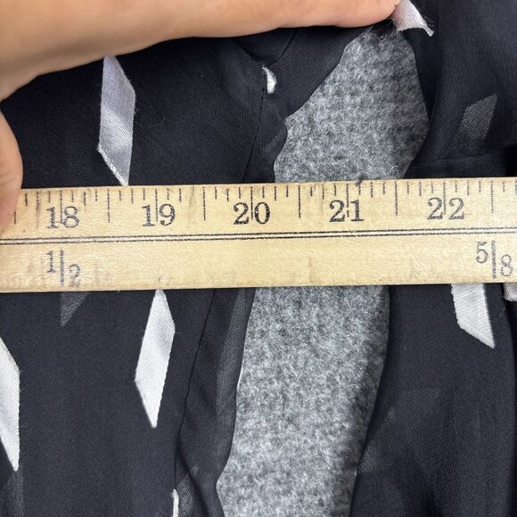 Alice Olivia Top Blouse  Womens Size M Black Sheer Unlined Ethereal Refined - Picture 5 of 8